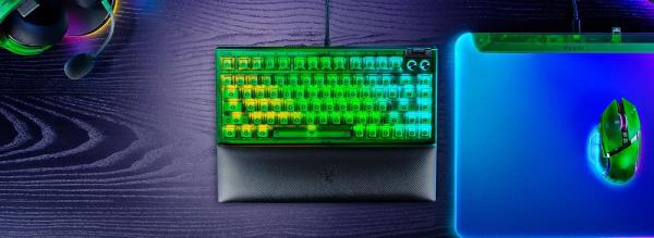 Razer представила стильную прозрачную коллекцию Phantom Collection — клавиатуры, мыши, гарнитуры и коврики с яркой подсветкой